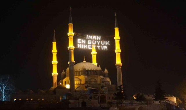 Mimar Sinan'ın ustalık eseri Selimiye'de ilk teravih coşkusu