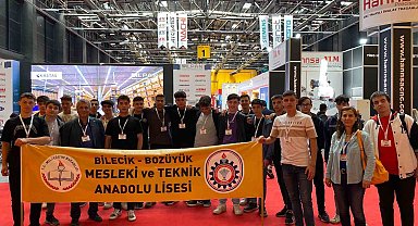 Bozüyüklü öğrenciler Eskişehir Endüstri Fuarı'na katıldı