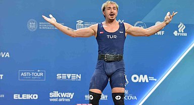 Milli halterci Yusuf Fehmi Genç'ten rekorlar gelen Avrupa şampiyonluğu