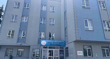 Silivri'de depremde hasar alan Gazi İmam Hatip Ortaokulu'na tahliye kararı