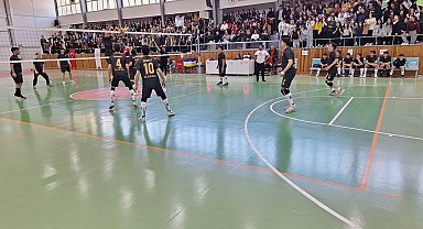 Sivrihisar'da Liseler Arası Erkek Voleybol Şampiyonası tamamlandı