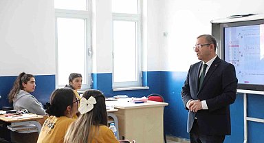 Vali Polat'ın okul ziyaretleri devam ediyor