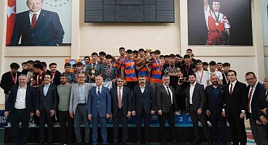 77 okuldan 4 bin 50 öğrenci sporla buluştu