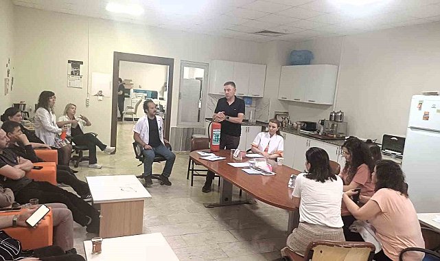 Afyonkarahisar Devlet Hastanesi'nde laboratuvar çalışanlarına hatırlatma eğitimi