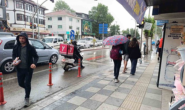 Afyonkarahisar'da yağışlı hava etkili oldu
