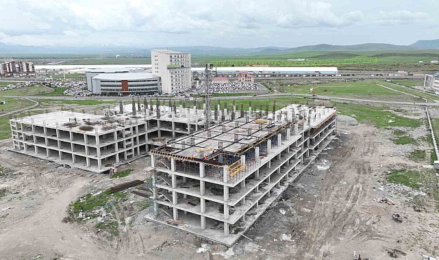 Ağrı'da Kadın Doğum ve Çocuk Hastanesi inşaatı sürüyor