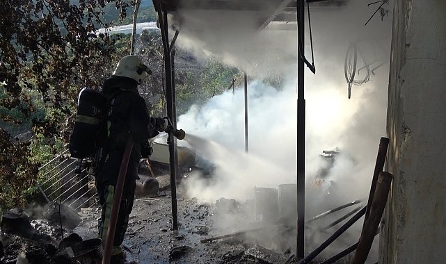 Alanya'da anız yangının sıçradığı daire küle döndü