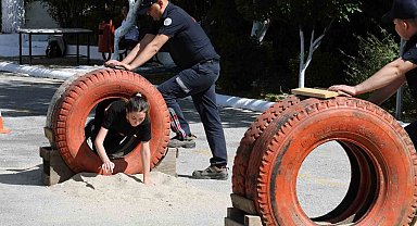 Alev savaşçısı olmak için komando eğitim parkurunda ter döktüler