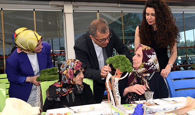 Alzheimer hastaları için Anneler Günü kutlaması