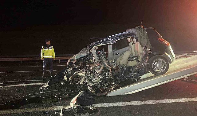 Ankara'da feci kaza... 2 otomobil kafa kafaya çarpıştı: 4 ölü, 1 yaralı