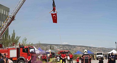 Arama-Kurtarma Tanıtım ve Gençlik Sağlığı Şenliği'ne üniversite öğrencilerinden yoğun ilgi