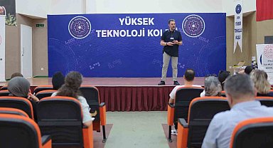 Aydın'da eğitimcilere 'yapay zeka araçlarının kullanımı' semineri