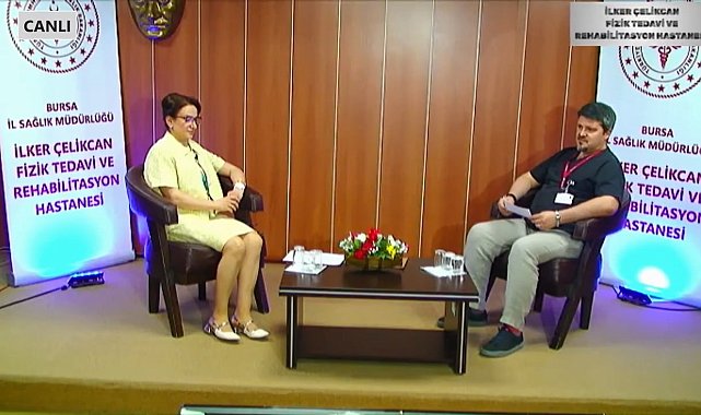 Ayna karşısında duruş bozukluğu skolyozun habercisi olabilir