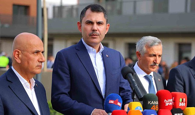 Bakan Kurum: "Bu yılın sonunda da tüm depremzedeler evlerine kavuşacak"