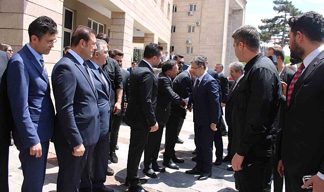 Bakan Yumaklı Kayseri Valiliği'ni ziyaret etti