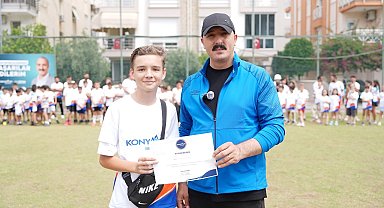 Başkan Cem Kotan'dan, çocuklara sertifika