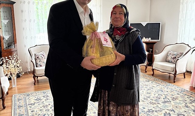 Başkan Yılmaz, şehit annesinin anneler gününü kutladı
