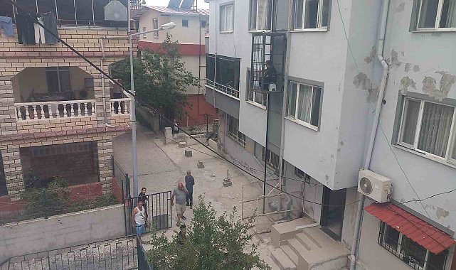 Bina dışındaki asansör arızalanınca sokağı seyre başladı