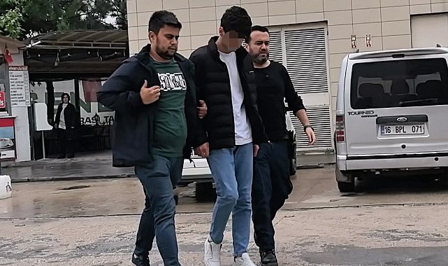 Bursa'da arkadaşıyla şakalaşan genç bıçaklanarak yaralandı