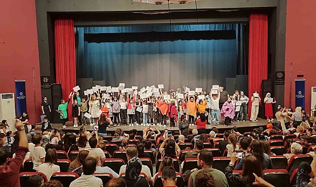 Büyükşehir Belediyesi'nin Drama Atölyesi'ndeki minikler hünerlerini sergiledi