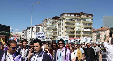 ÇAKÜFEST 2025 Bilim, Kültür ve Sanat Festivali kortej yürüyüşü yoğun ilgi gördü