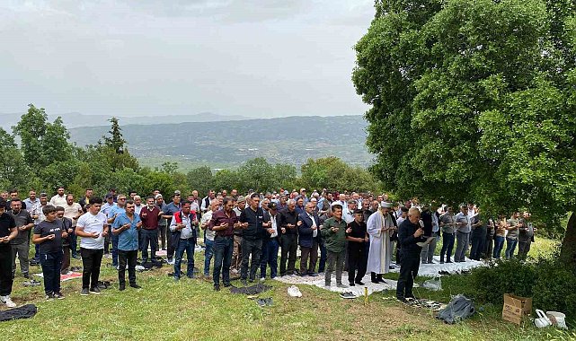 Çiftçiler bolluk ve bereket için Olcak Dede'de buluştu
