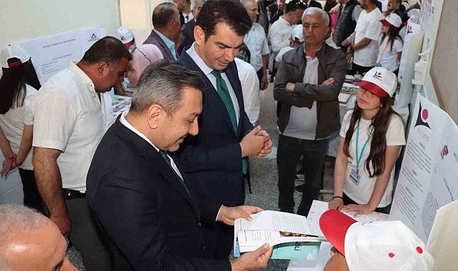 Çorum'da öğrencilerden köy okulunda bilim fuarı