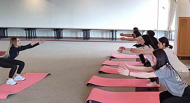 Curlingçiler doğru nefes alma ve pilates eğitimi