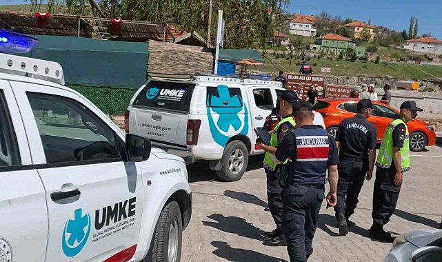 Dede ile torunu fotoğraf çektirirken Melendiz Çayı'na düştü