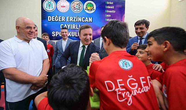 Değer Erzincan Çayırlı Spor Kulübü'nün açılışını gerçekleştirildi