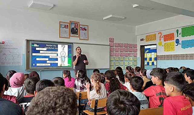 Dicle'de ortaokul öğrencileriyle bilim söyleşisi gerçekleştirildi