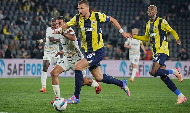 Edin Dzeko, bu sezonki 21. golünü kaydetti