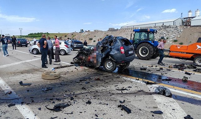 Elazığ'da feci kaza: 1 ölü, 2 ağır yaralı