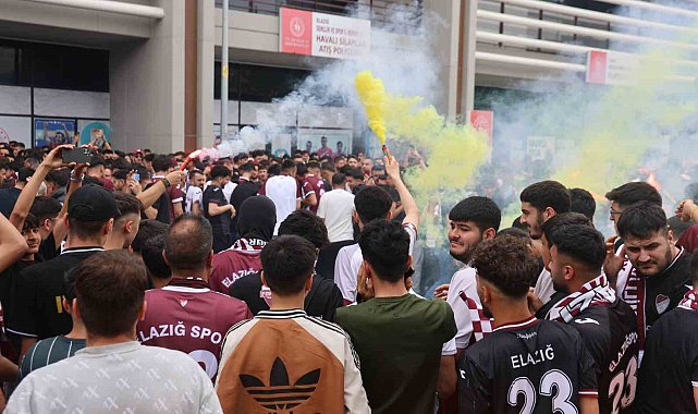 Elazığsporlu taraftarlardan takıma tam destek