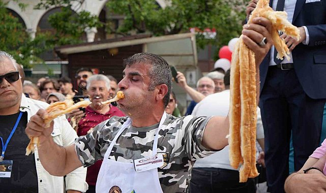 En uzun böreği yiyebilmek için günlerce aç kaldılar...