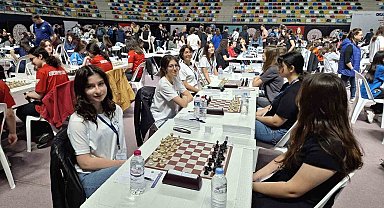 Eskişehir 'Fatih Fen Lisesi Kız Satranç Takımı'nın büyük başarısı