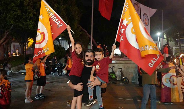 Galatasaray şampiyon oldu, Antalya sokaklara döküldü