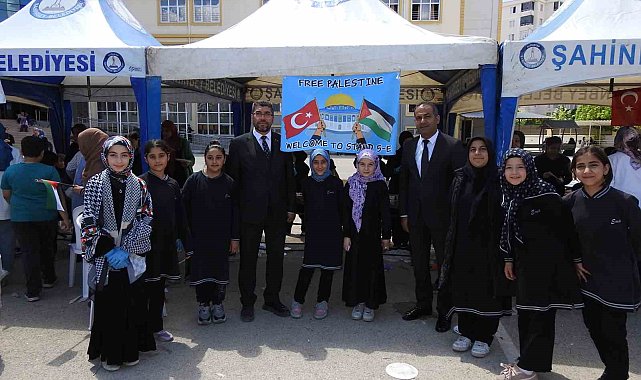 Gaziantep'te Gazze yararına hayır çarşısı kuruldu