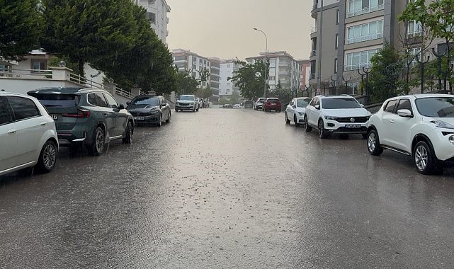 Gaziantep'te sağanak hayatı olumsuz etkiledi