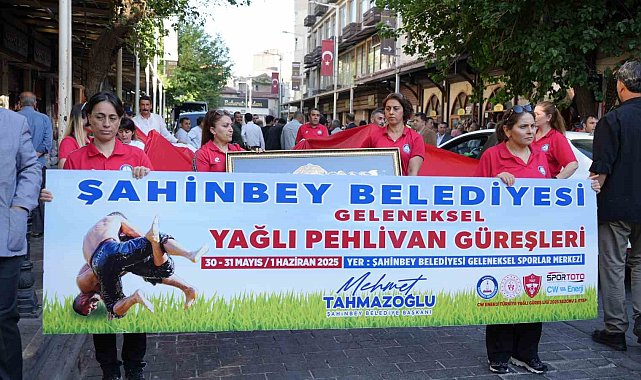 Geleneksel yağlı güreş müsabakaları Gaziantep'te kortejle başladı