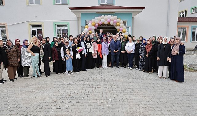 Giyim Üretim Teknolojisi ve İğne Oyası Kursları'nın yıl sonu sergisi