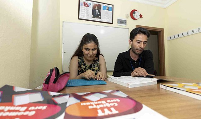 Görme engelle genç kız üniversite hayaline adım adım ilerliyor