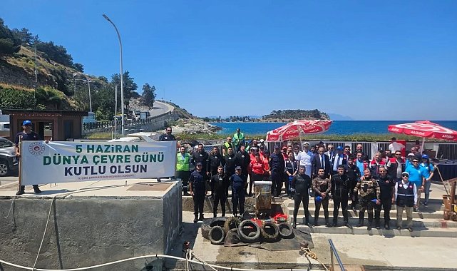 Güvercinada'da deniz dibinden 1.5 ton atık çıkarıldı