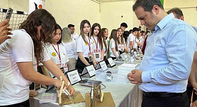Hayrabolu'da liseli gençler bilim fuarında projelerini sergiledi