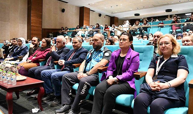 Hemşirelik Haftası'nda hemşirelerin önemi anlatıldı