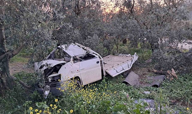 Hurdaya dönen kamyonetten sağ çıktı