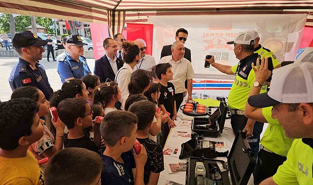 Jandarmadan öğrencilere trafik bilinci eğitimi