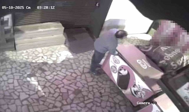 Kadıköy'de kuruyemişçiden dondurma hırsızlığı kamerada