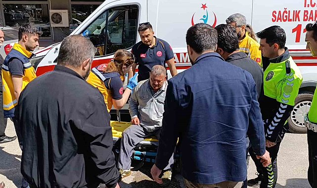 Kamyonet ile çarpıştı tedaviyi reddetti, hastanede beyin kanaması sebebiyle yoğun bakıma alındı
