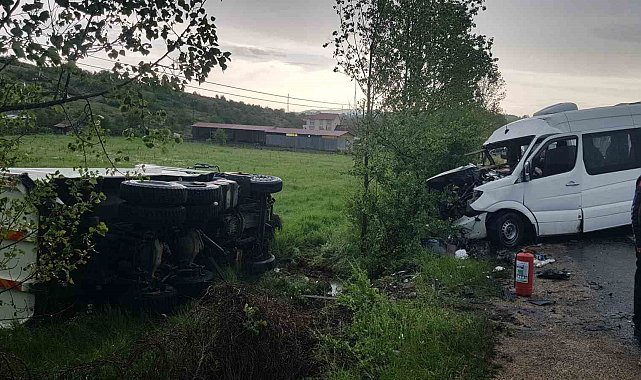Karabük'te 4 araçlı zincirleme kaza: 1'i ağır 9 yaralı